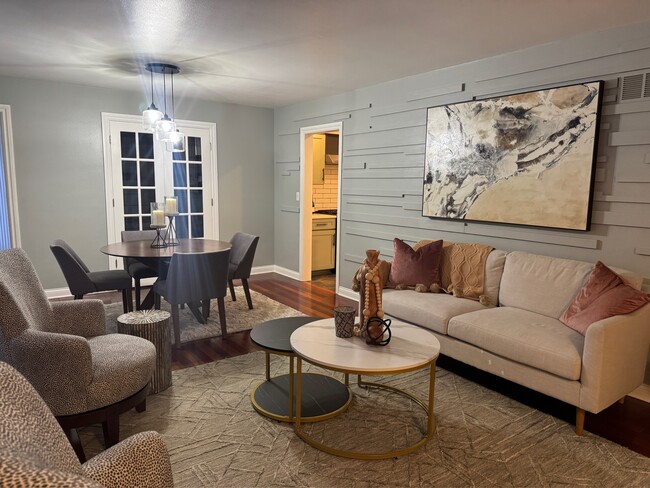 Building Photo - 1014 St Andrews Way