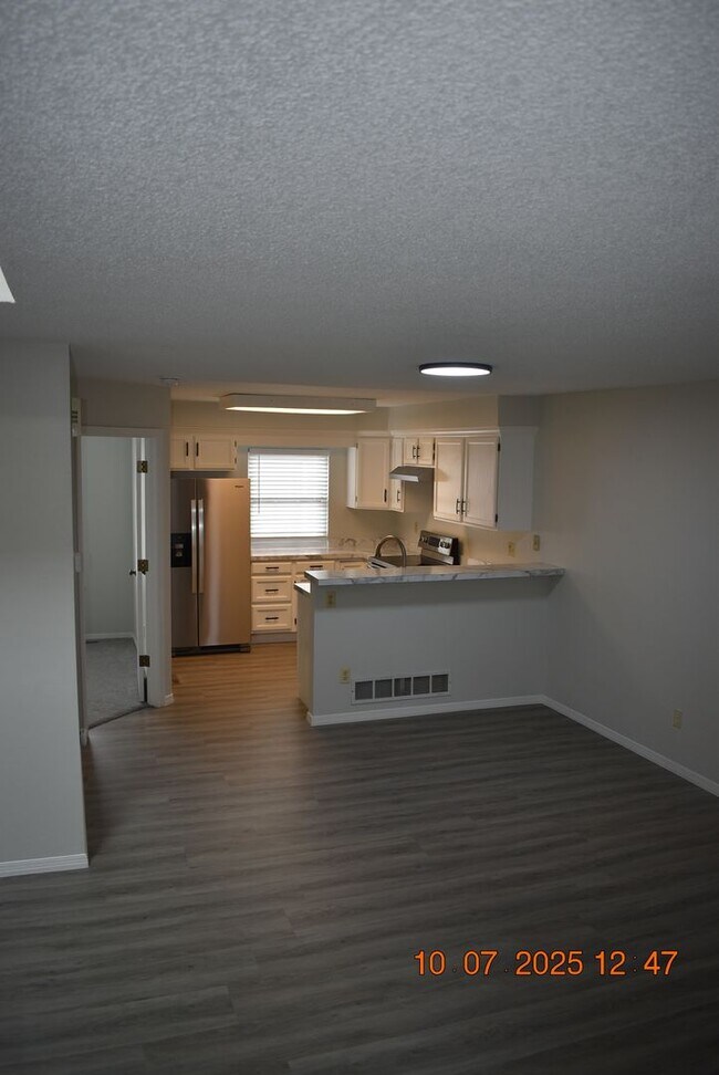 Building Photo - Updated 3 Bed Littleton Townhome