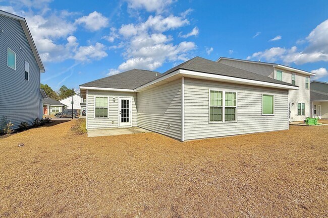 Building Photo - AVAILABLE NOW! (Pet Friendly)