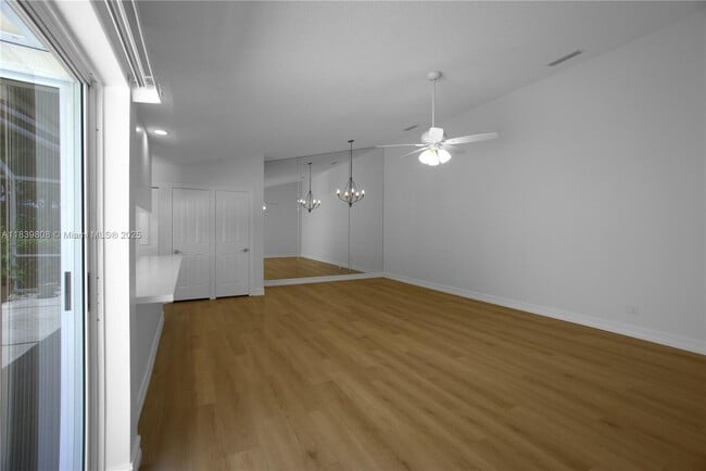 Building Photo - 9189 Sun Terrace Cir