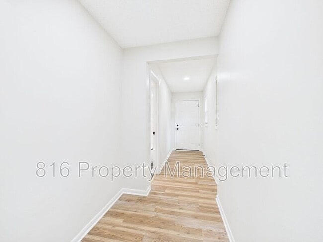 Building Photo - 8215 Ruskin Way