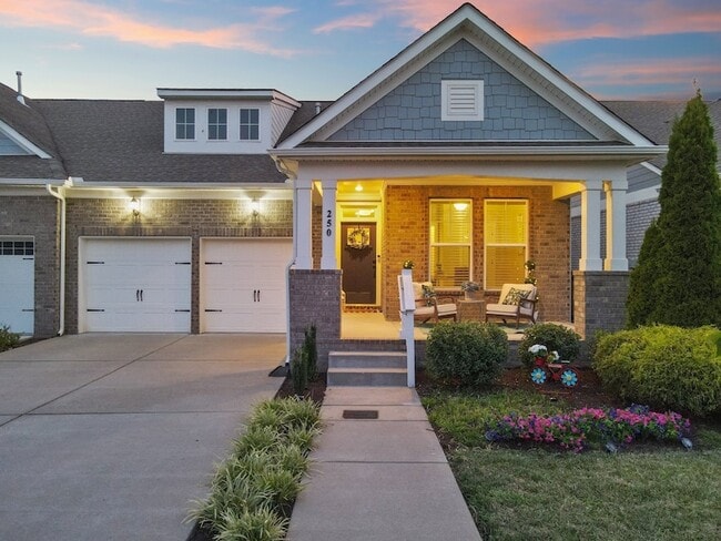 Building Photo - 250 Tanglewood Ln