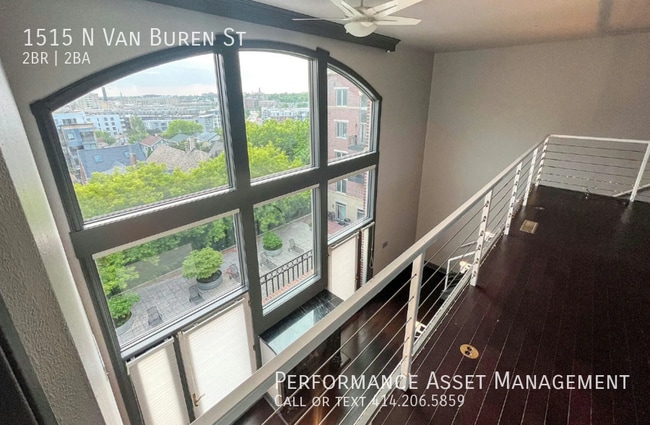 Building Photo - 1515 N Van Buren St