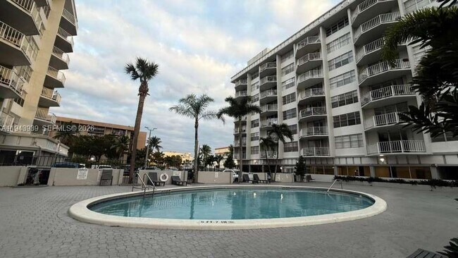 Building Photo - 16740 NE 9th Ave