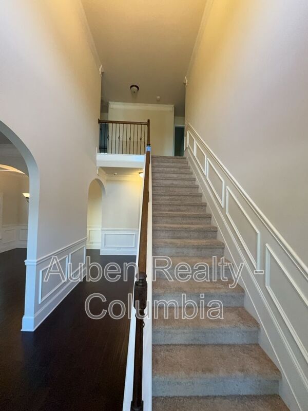 Building Photo - 510 Meadow Grass Ln