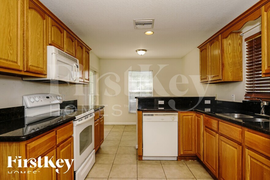 Building Photo - 1905 Eden Dr