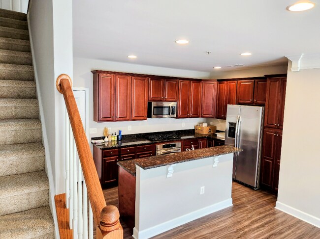 Building Photo - 2267 Oberlin Dr