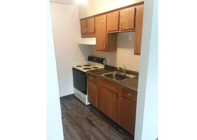 Building Photo - 858 8th St SE