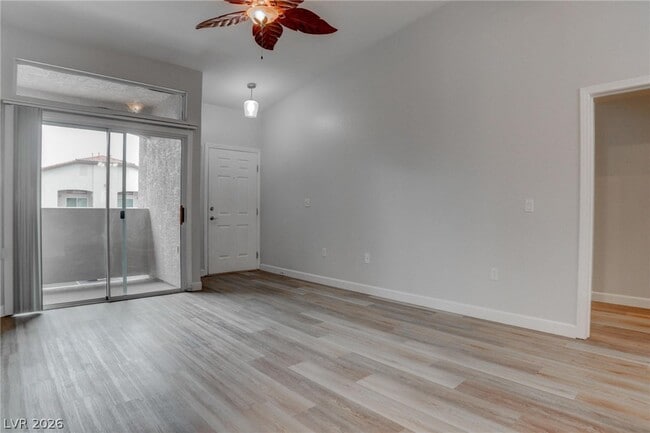 Building Photo - 2305 W Horizon Ridge Pkwy