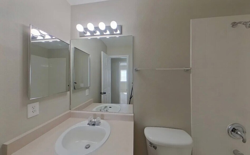 Building Photo - 5119 Chaise Dr