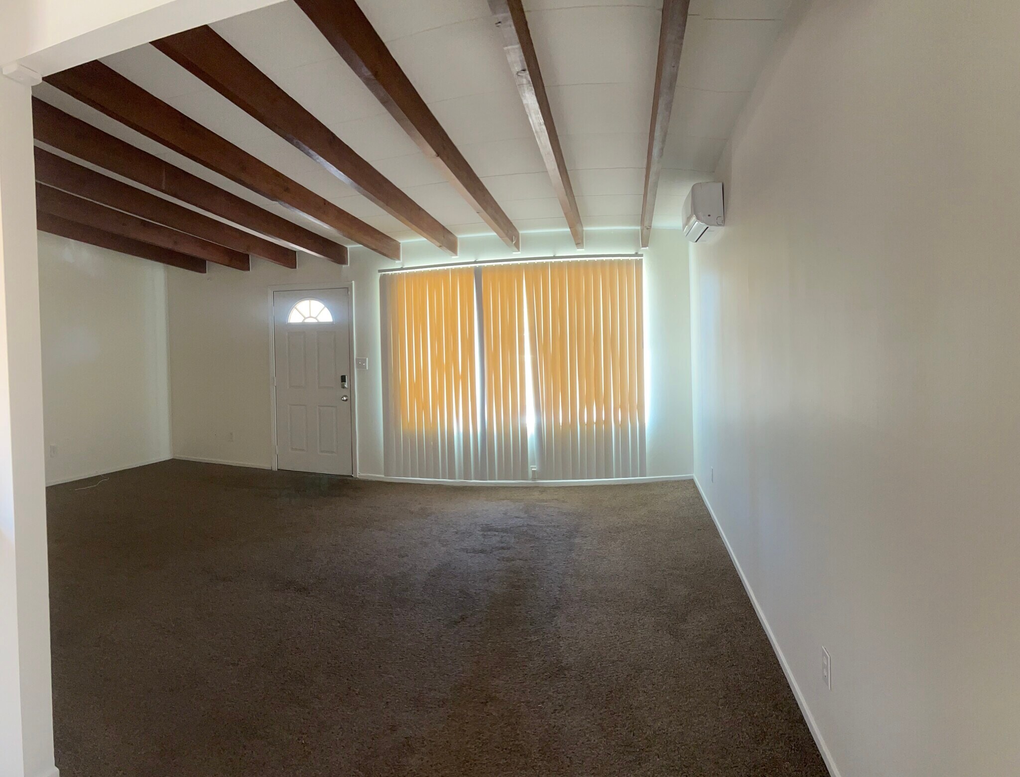 Building Photo - 12868 Catalpa Ave