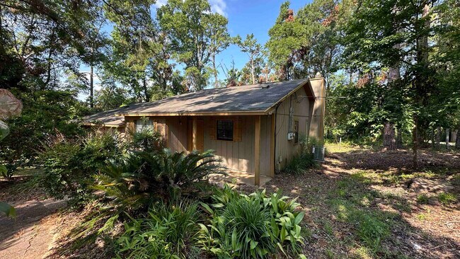 Building Photo - 2496 Southwood Plantation Rd