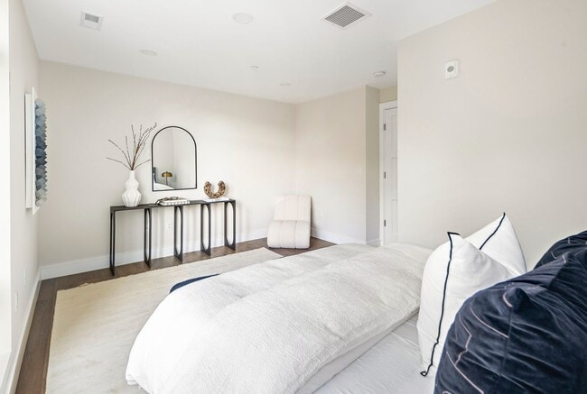 Building Photo - 1 Bed • 1.5 Bath • Garage Parking • New Luxury Building – Available now, February, March or April...