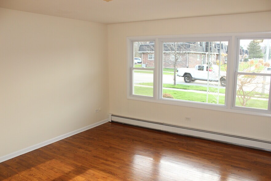 Building Photo - 14437 S Ravinia Ave