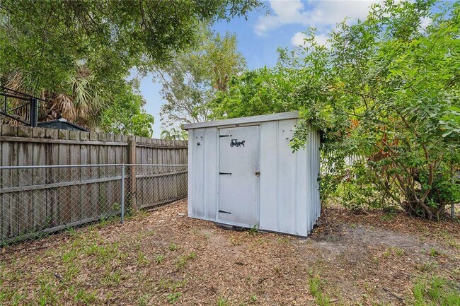 Building Photo - 4508 S Lois Ave