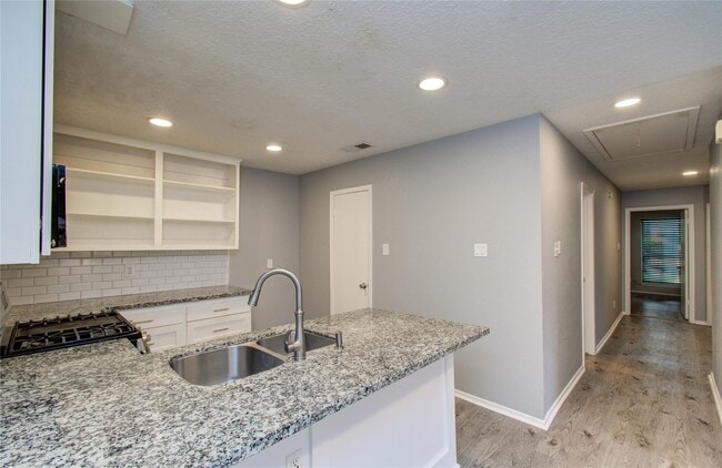 Building Photo - 26518 Cypresswood Dr