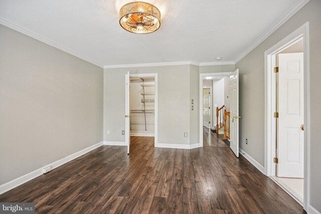 Building Photo - 8154 Skelton Cir