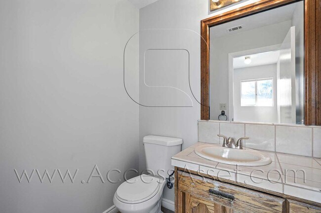 Building Photo - Hemet Rental with Attached Garage, Fireplace & Private Backyard