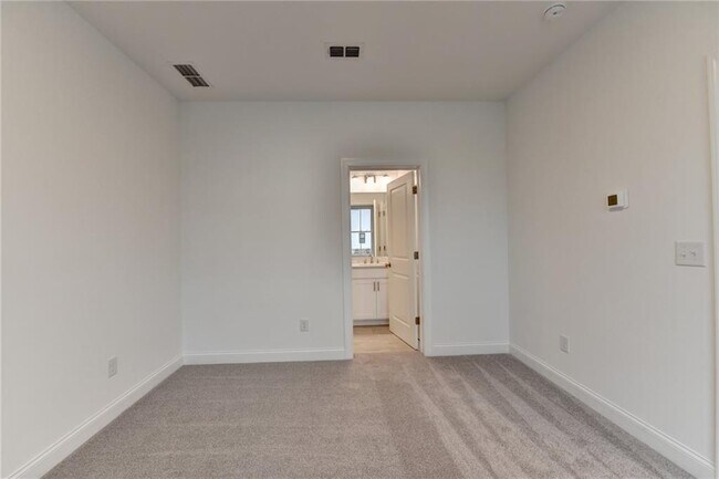 Building Photo - 5428 Howington Ct