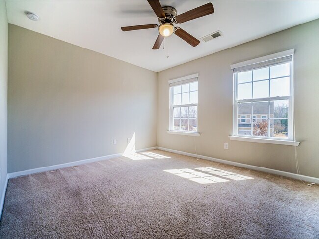 Building Photo - 1089 Wallace Lake Rd