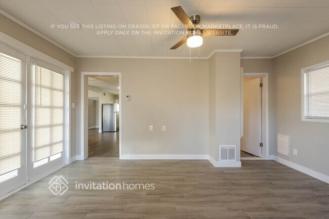 Building Photo - 2133 W Palmaire Ave