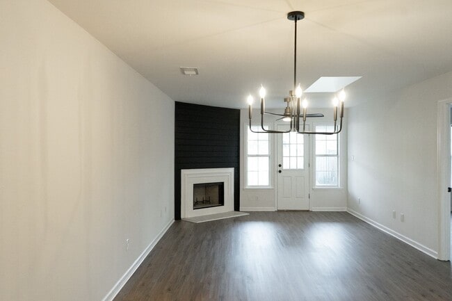Building Photo - 80 Montebello Ln
