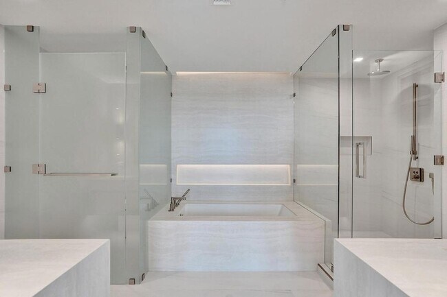 Building Photo - 900 N Ocean Blvd