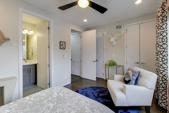 Building Photo - 1632 W Ohio St