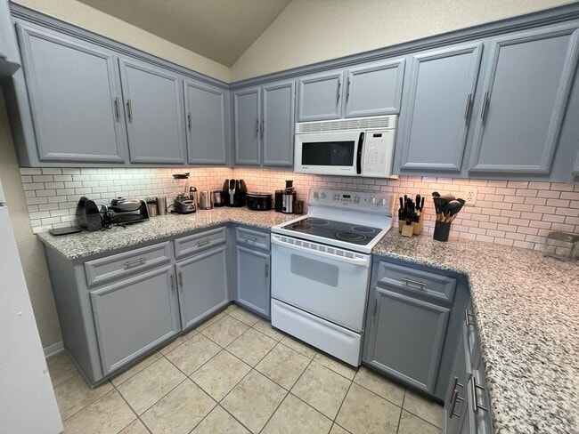 Building Photo - 4204 Tropicana Dr