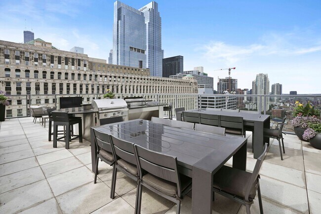 Building Photo - 450 N Franklin St