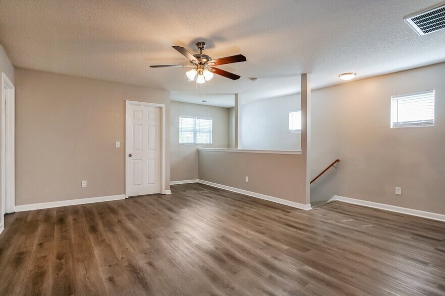Building Photo - 2256 Ballston Pl