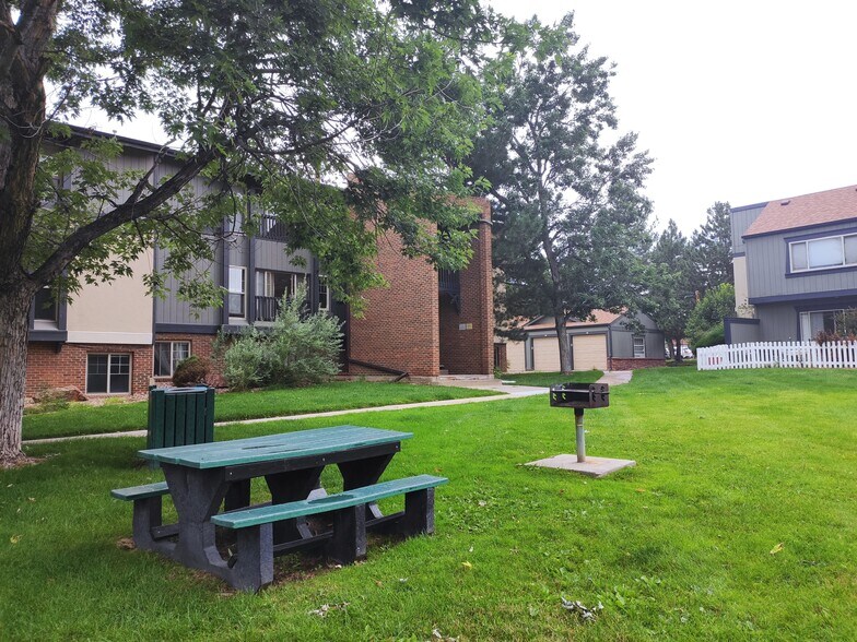 Building Photo - 850 W Moorhead Cir
