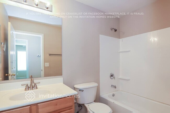 Building Photo - 7005 S 39th Dr