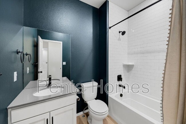 Building Photo - 563 Vicot Wy