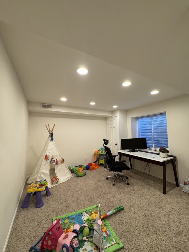 Building Photo - 10278 S Rotherwood Cir