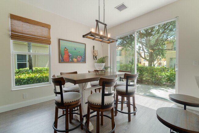 Building Photo - 123 Wakulla Springs Way