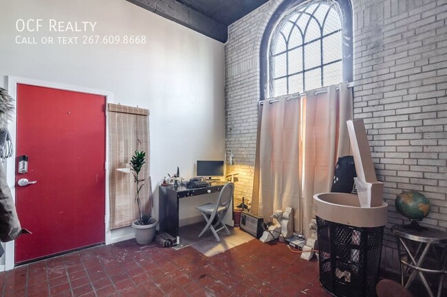 Building Photo - Fishtown Loft One Bedroom Apartment