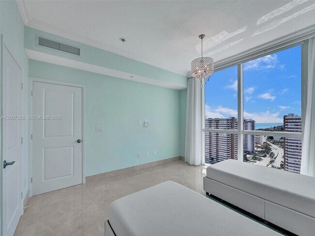 Building Photo - 1945 S Ocean Dr