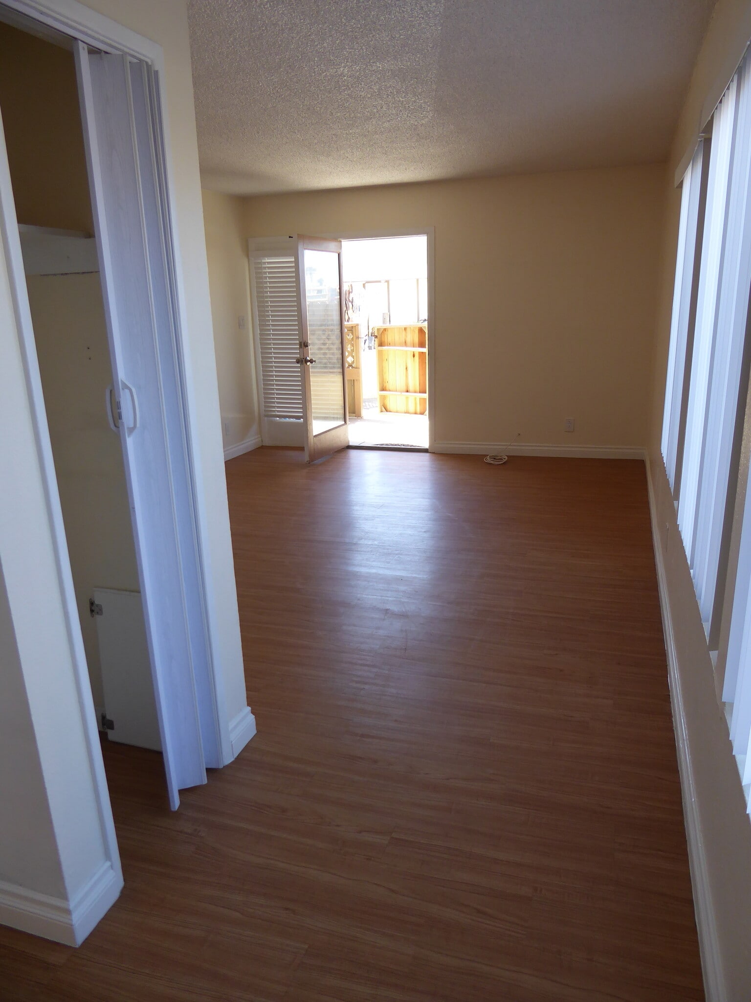 From kitchen to front door - 214 Melrose Dr