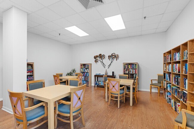 Building Photo - 3400 N Ocean Dr