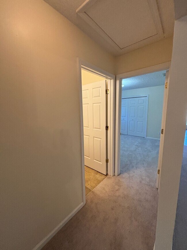 Building Photo - Beautiful Johns Creek Family Home
