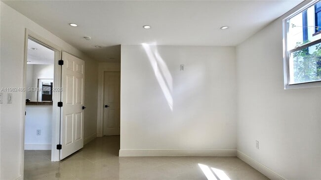 Building Photo - 1721 Fletcher St