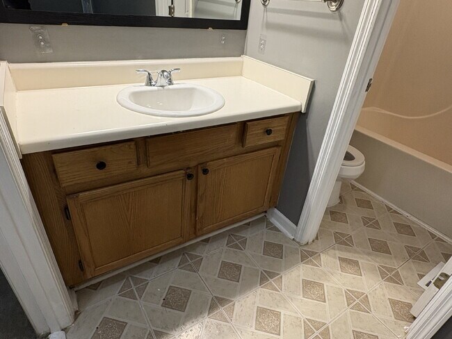 Building Photo - 204 Cobblestone Ct