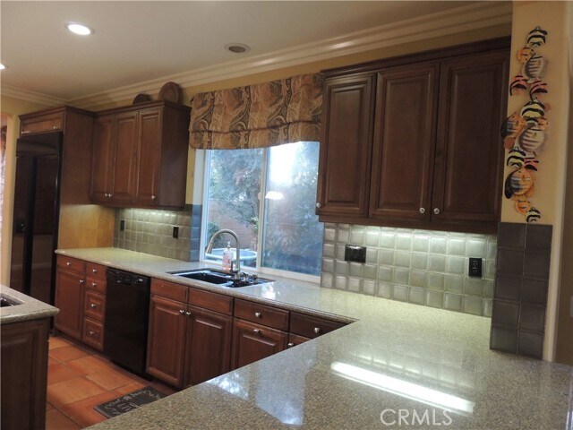 Building Photo - 7621 Stonegate Dr