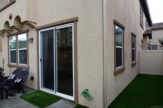 Building Photo - 507 Moonlight Dr
