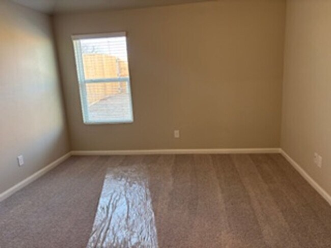 Building Photo - FIRST MONTH FREE - Beautiful New Home!