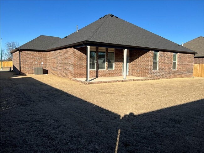 Building Photo - 7004 E Sugarloaf St