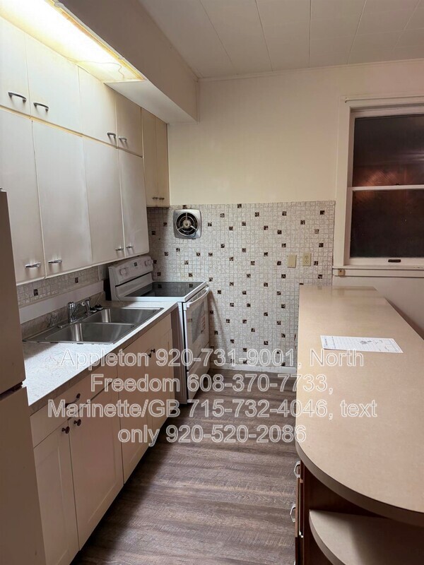 Building Photo - S7559 US-12