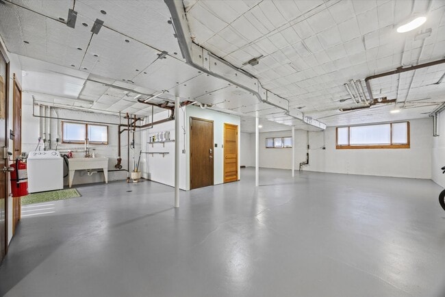 Building Photo - 801 Barnsdale Rd