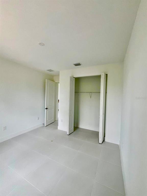 Building Photo - 1043 Brenton Ave